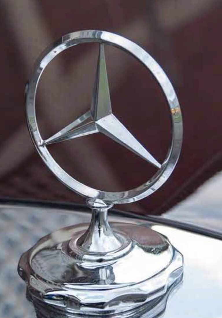 Mercedes-Benz logo on car hood